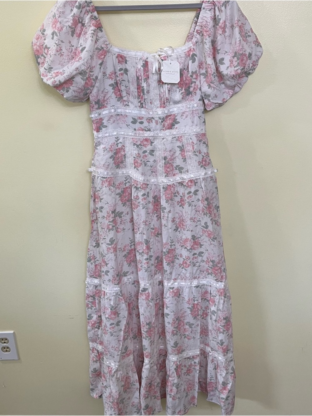 NEW Altar’d State Pink Floral Maxi Dress Size Large NWT - Picture 2 of 8
